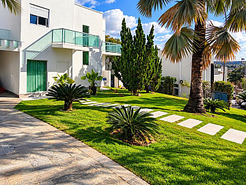 Casa mobiliada- 3 su�tes - Condados de Bouganville