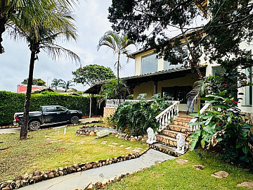 Casa em Condom�nio � Venda ou para Loca��o 7 Dormit�rios e